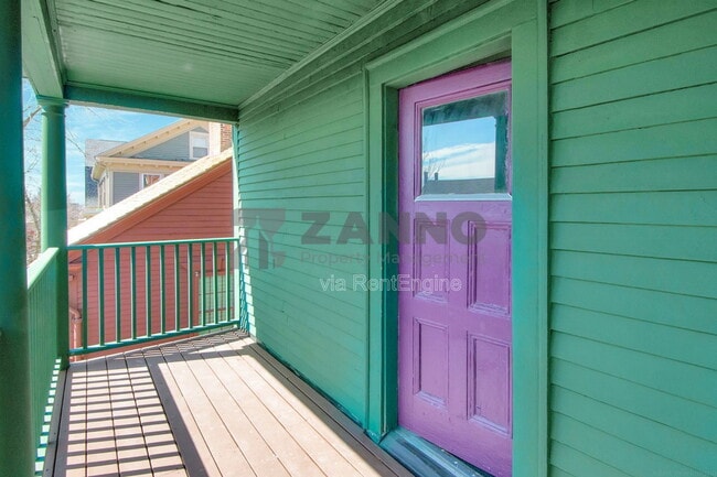 Building Photo - 19 Arnold St