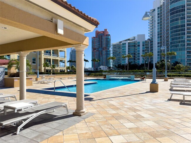 Building Photo - 90 Alton Rd