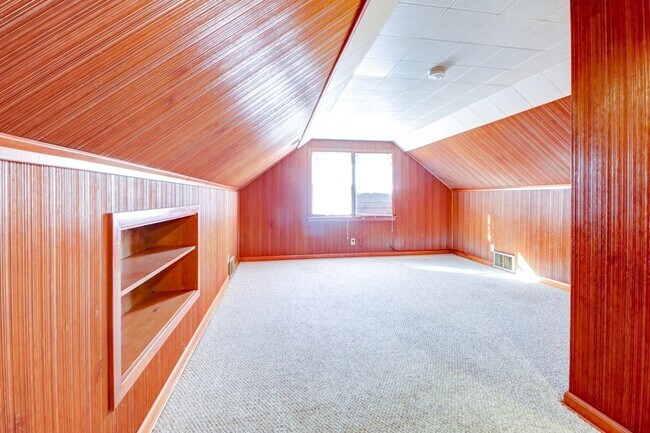 Building Photo - 602 S Mattis Ave