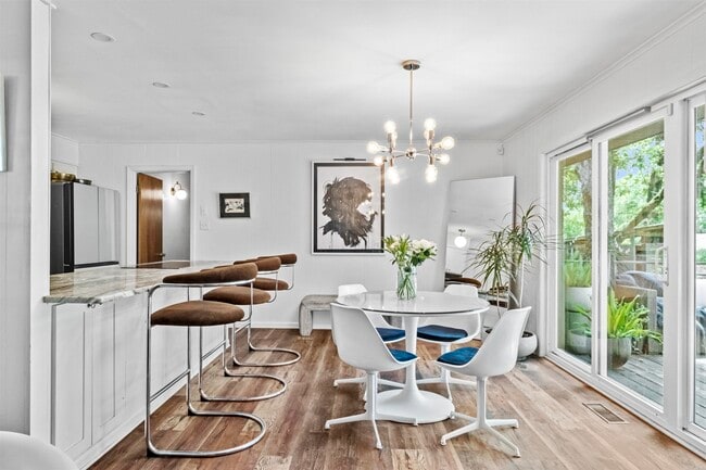 Building Photo - 2020 Topf Rd