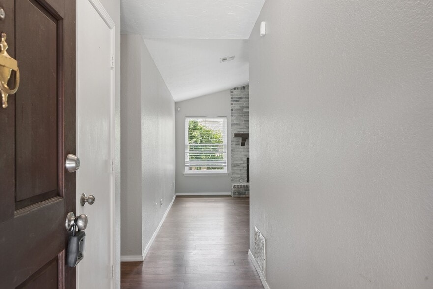Building Photo - 4604 S Ironwood Ave