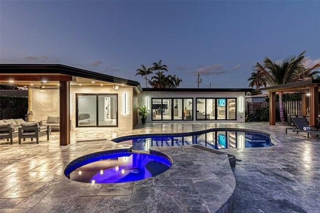 Building Photo - 160 SE 3rd Ct