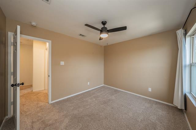 Building Photo - 1906 Beach Dr