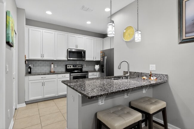 Building Photo - 17523 Promenade Dr