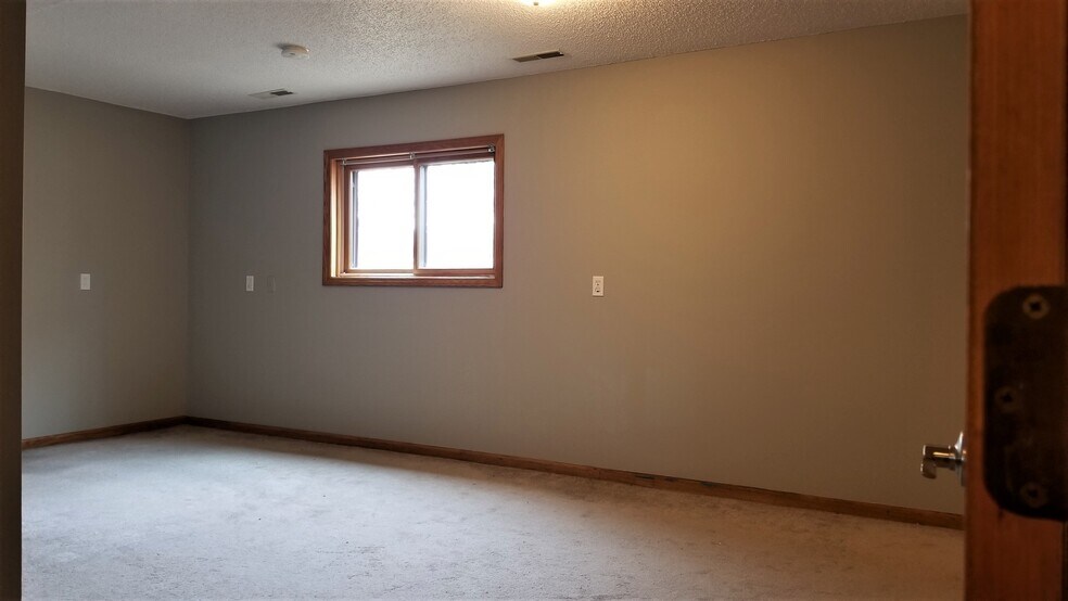 Building Photo - 2218 Namekagon St