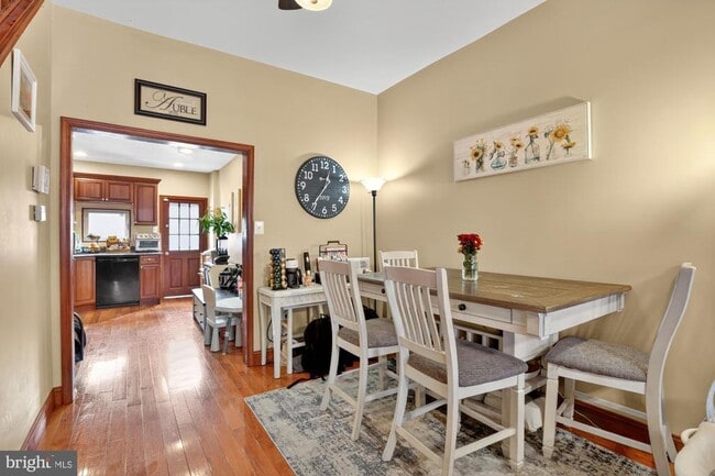 Building Photo - 818 Belgrade St