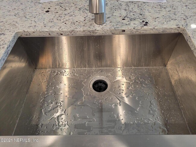 Building Photo - 334 Pine Bluff Dr