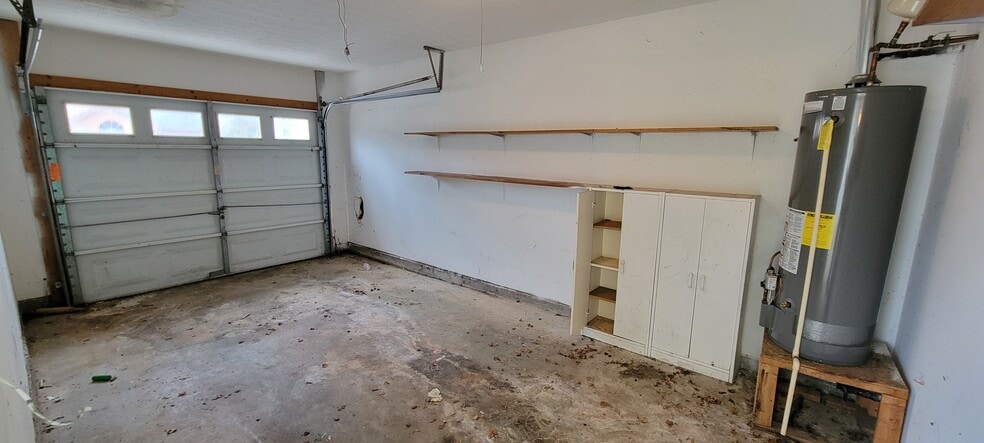 Building Photo - 118 Crystal Brk