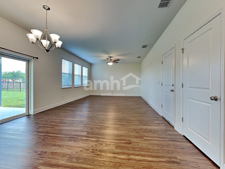 Building Photo - 1011 Island Pond Dr