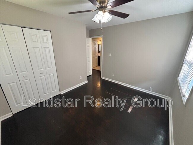 Building Photo - 5406 Catalina Ave