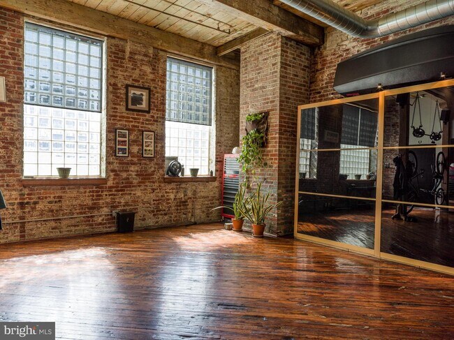 Building Photo - 1100 Shackamaxon St