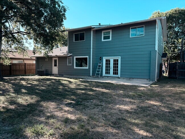 Building Photo - 6718 Cypress Lake Dr