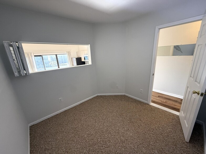 Building Photo - 627 N Waccamaw Dr