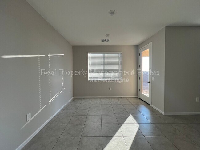 Building Photo - 3435 S 177th Dr