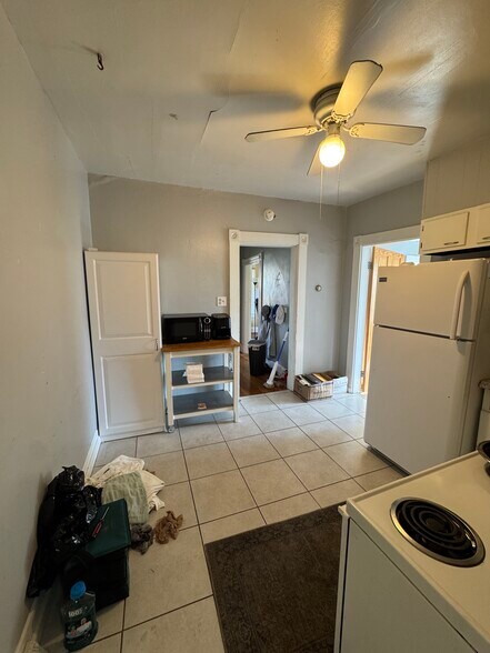 Eat-in Kitchen, tile floor - 439 W Loveland Ave