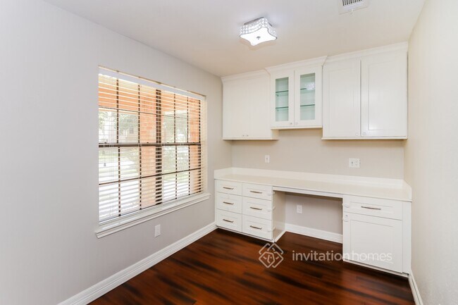 Building Photo - 15522 4 Leaf Dr