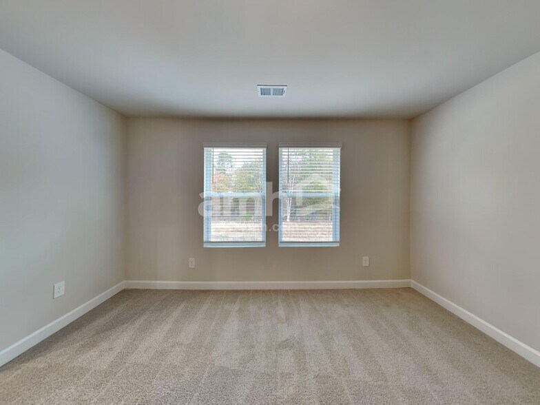 Building Photo - 789 Treeline Rd