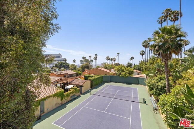 Building Photo - 1121 La Collina Dr