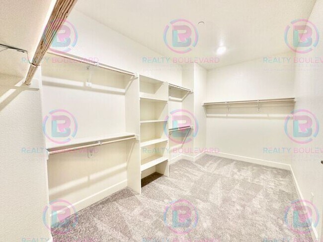 Building Photo - Home in the Five Ridges Community 4 Bedroom 3 Bathroom 2 Car Garage With Loft