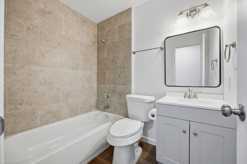 Building Photo - 218 W William Cannon Dr