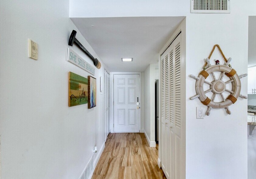 Building Photo - 2100 Ocean Shore Blvd