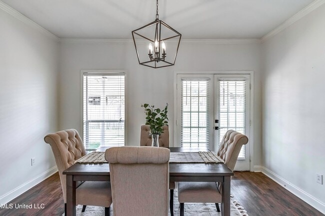 Building Photo - 120 Lennox Pl