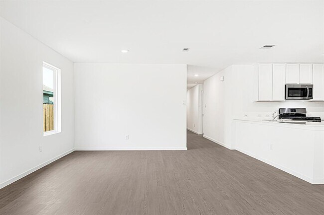 Building Photo - 25664 Rose Creek Dr