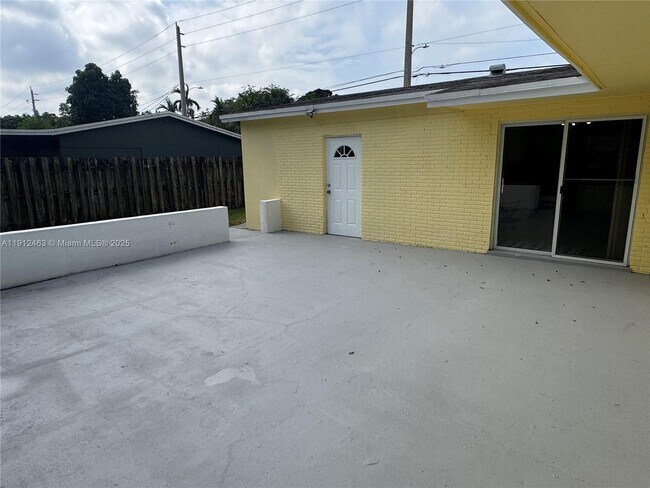 Building Photo - 1830 NW 61st Ave