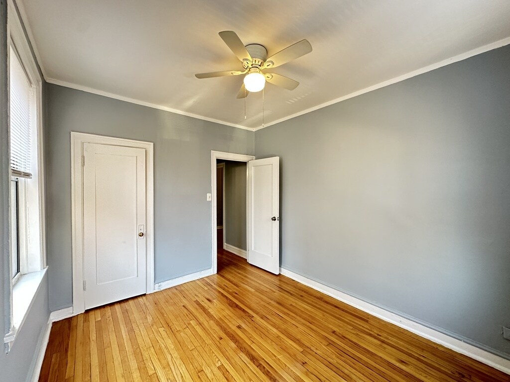 Building Photo - 1415 W Estes Ave