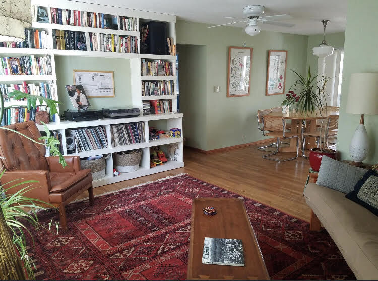 Living room with built-in bookcase - 5055 NE 87th Ave