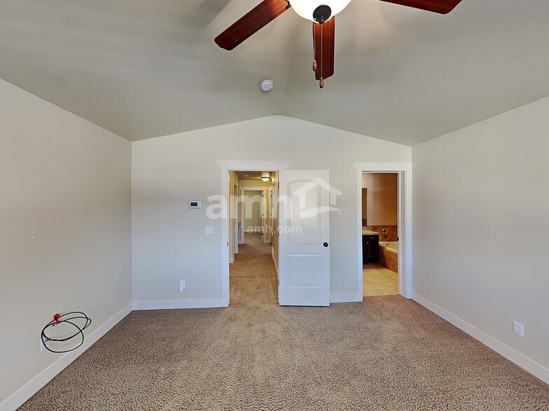 Building Photo - 1656 Arnold Dr