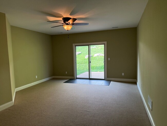 Building Photo - 36 Sag Harbor Ct