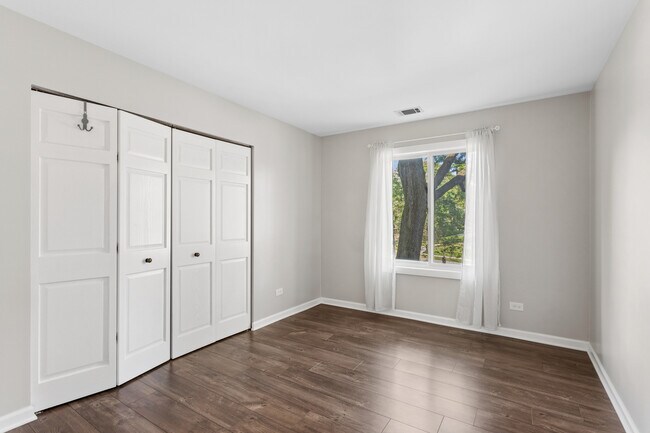 Building Photo - 7510 Farmingdale Dr