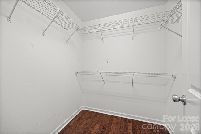 Building Photo - 827 Ayrshire Ave