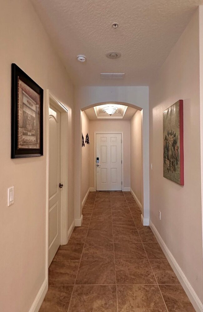 Building Photo - 45 Riverview Bend S