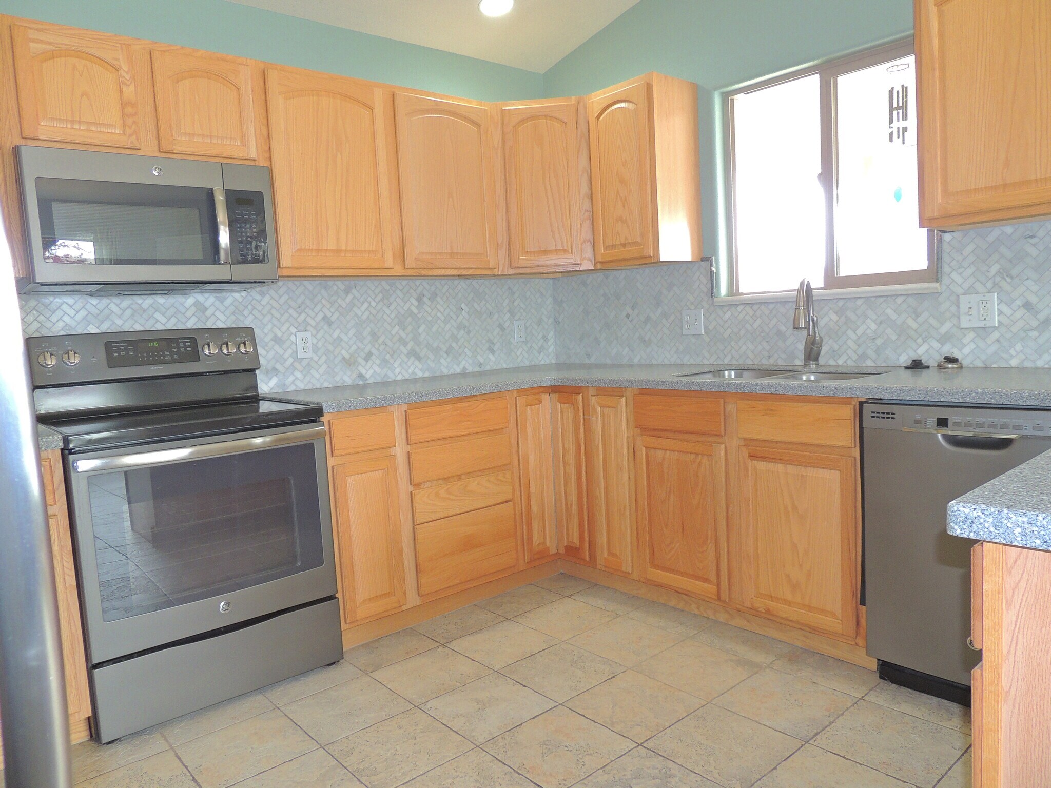 Kitchen - 2866 Fall Creek Dr