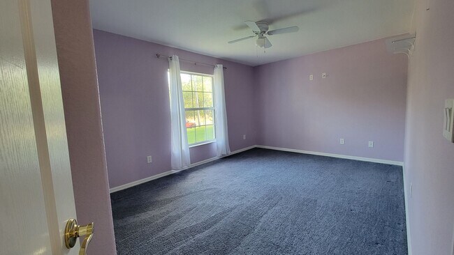 Building Photo - Citrus Springs 4/2/2