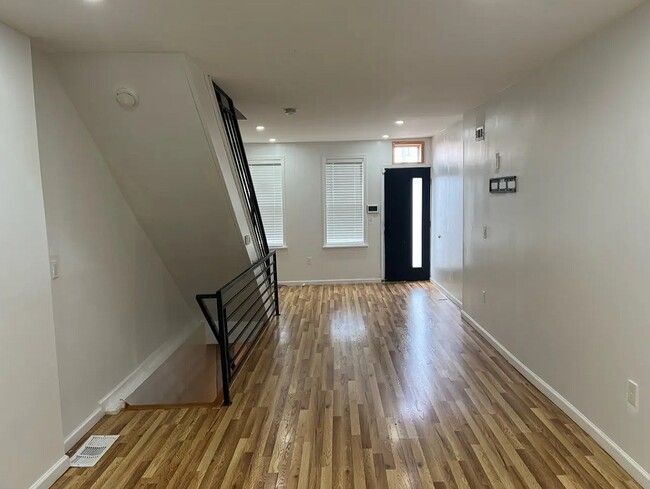 Building Photo - 1918 N 6th St