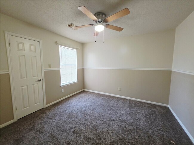 Building Photo - 10306 Jockey Club Dr