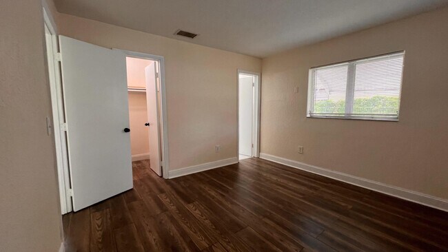 Building Photo - 2748 SW 8th St