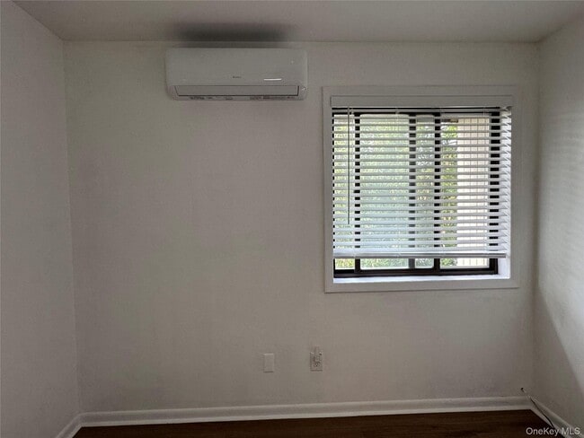 Building Photo - 6 Charlotte Mews