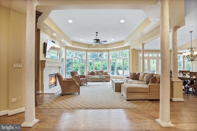 Building Photo - 9864 Walker Glen Ct