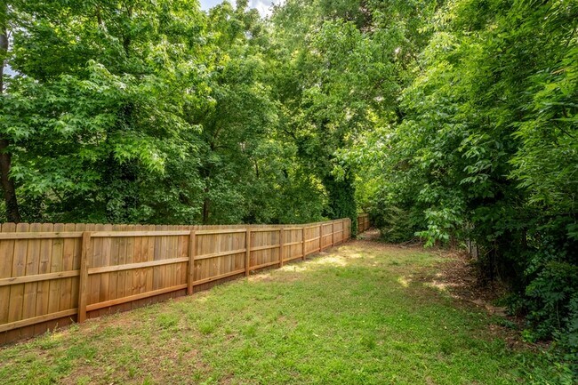 Building Photo - 23 Clifton St SE