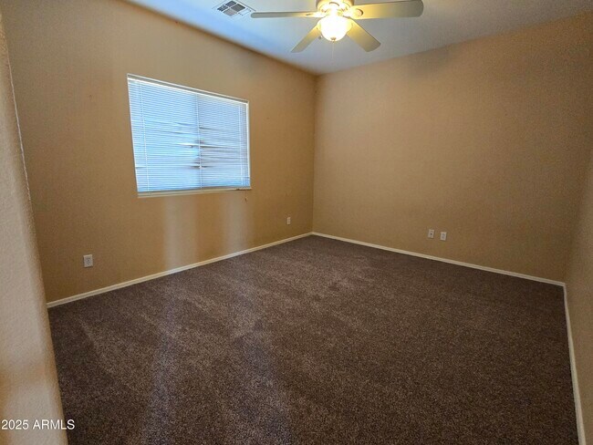 Building Photo - 16036 W Custer Ln