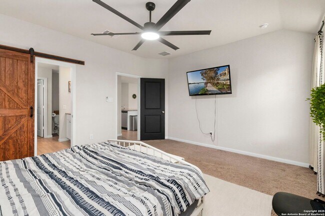 Building Photo - BEAUTIFUL 4-BEDROOM, SINGLE-STORY HOME IN ...
