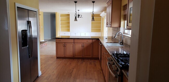 Kitchen - 926 N 800 W