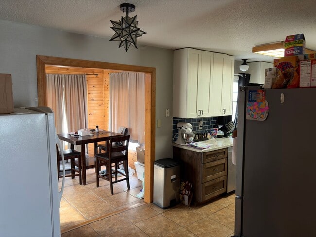 Building Photo - Updated 4 bedroom 2 bathroom house