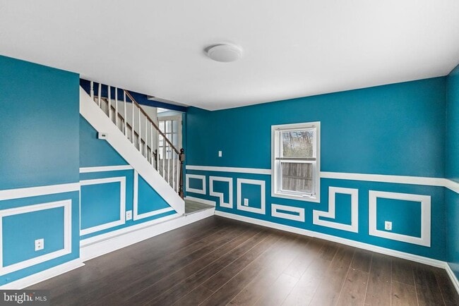 Primary Photo - 14 Zane St