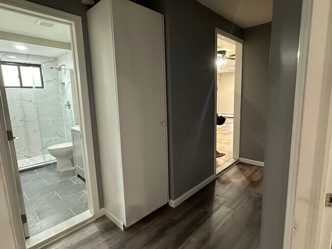 Building Photo - 312 Elverton Ave