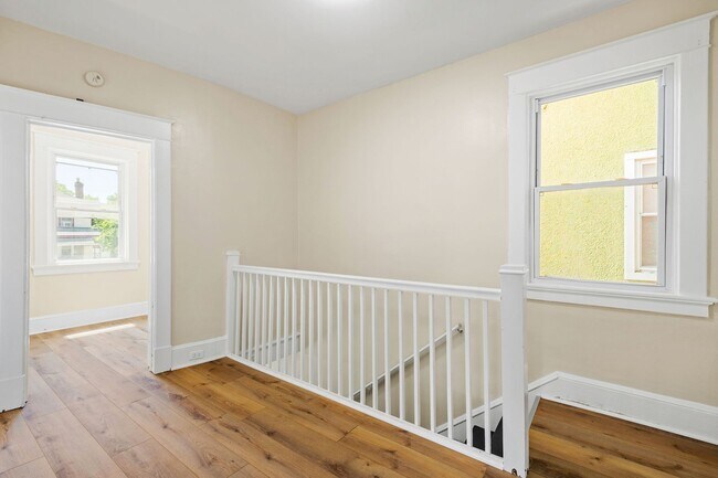 Building Photo - Completely Renovated 3 Bedroom Home in Hig...